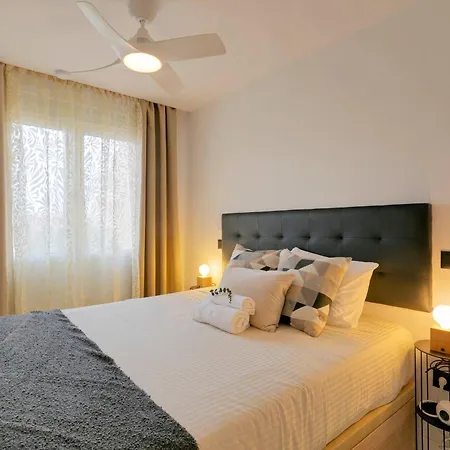 Greenwaves Con Piscina